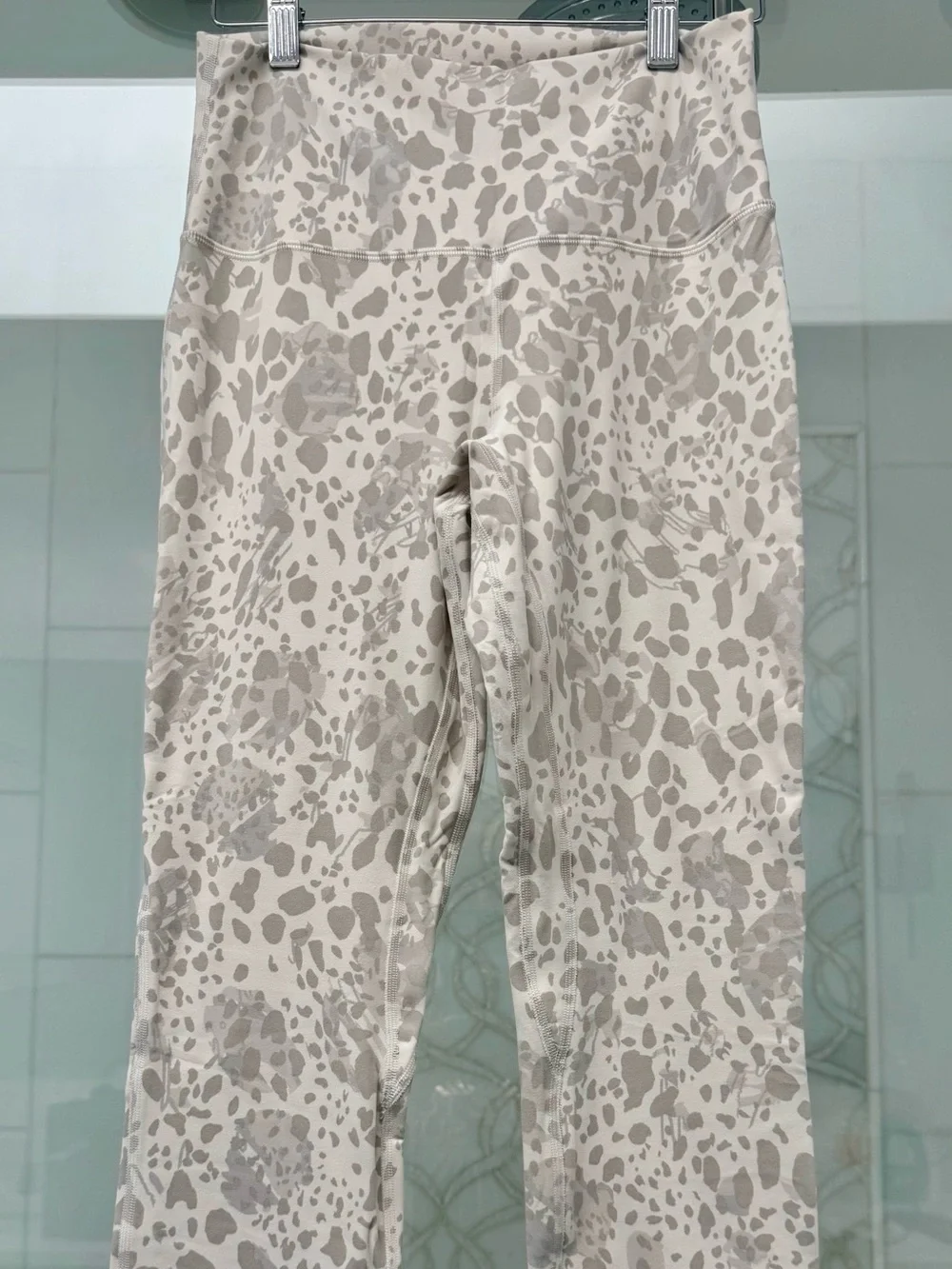 Lululemon Align 2-Piece set - Cheetah Camo Antique White